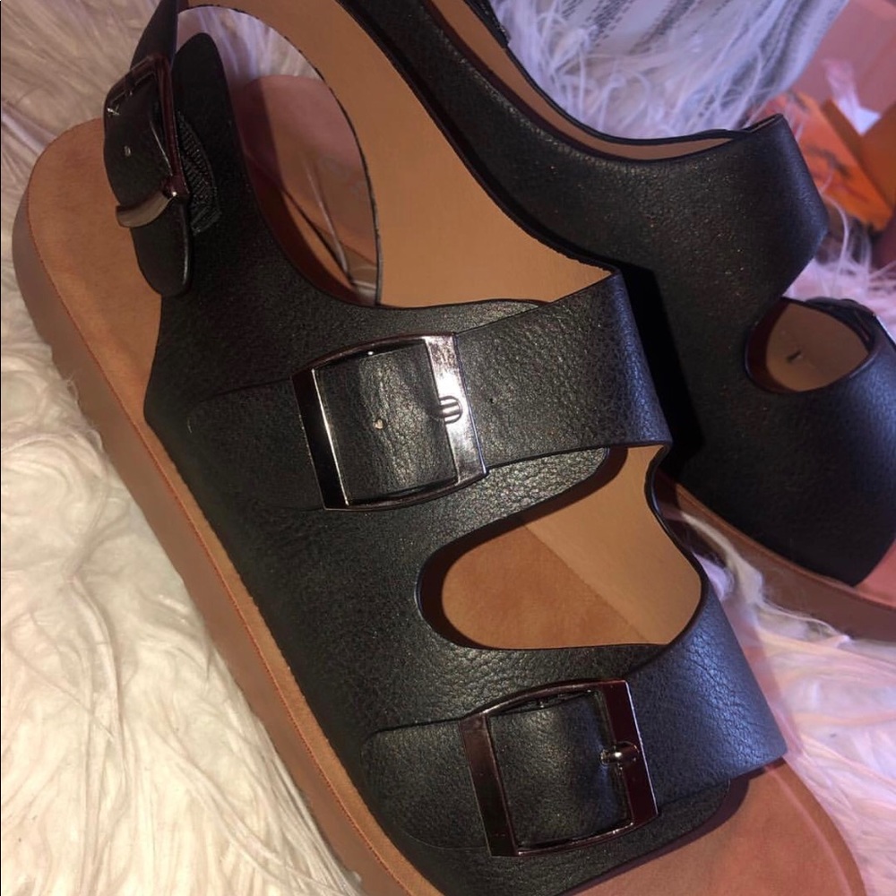 Sandals - Picture 2 of 2